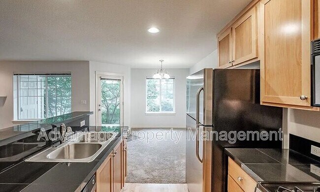 Building Photo - 6298 SW Grand Oaks Dr