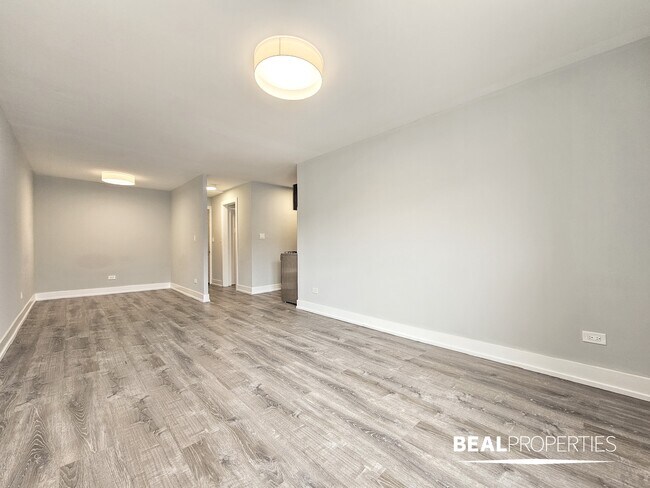 Foto del edificio - 445 W Barry Ave