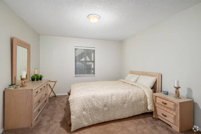 1BR, 1BA - 672SF - Bedroom - Bristol Pointe Apartments