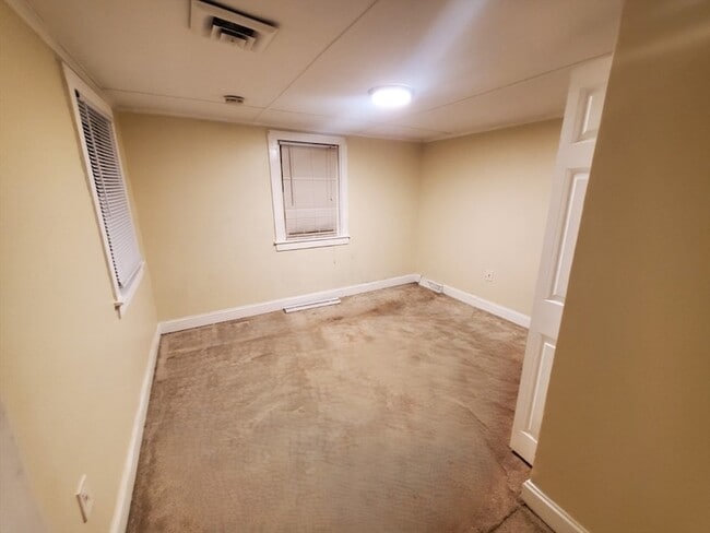 Building Photo - 23 Lantern Ln