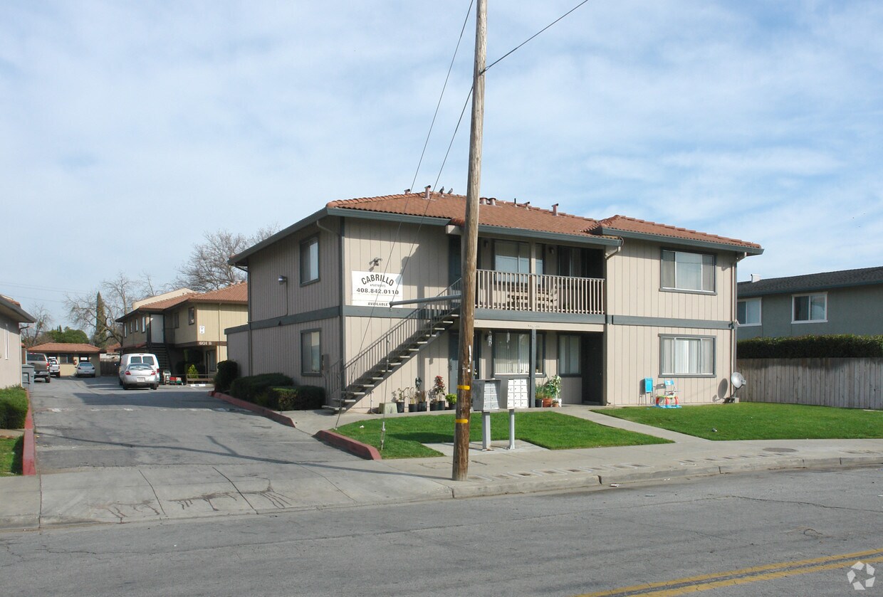 Foto principal - 595 E 7th St