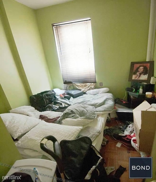 Building Photo - 3 br, 1 bath Apartment - 211 1st Ave
