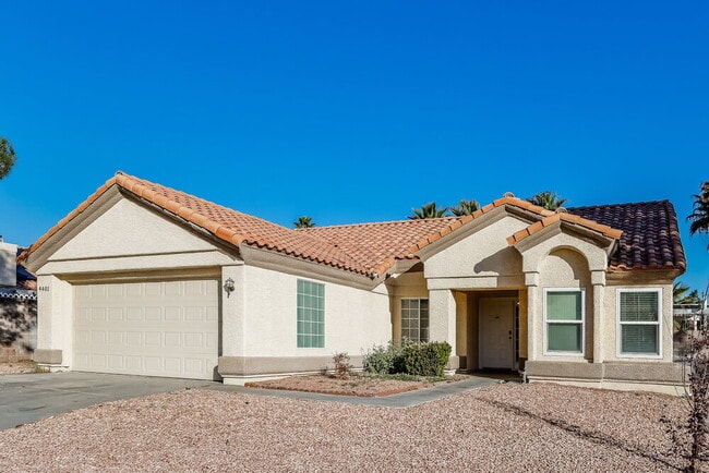 Building Photo - 4401 La Reina Cir