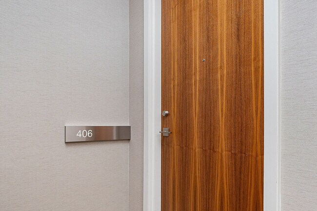 Photo du bâtiment - 111 St Clair Ave W