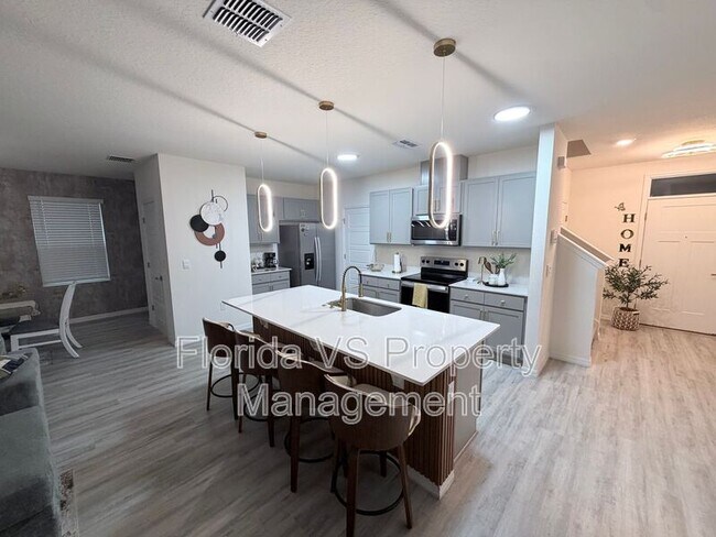 Building Photo - 3013 Moulin Rd