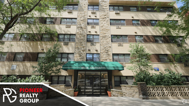 Building Photo - 502 W Briar Pl