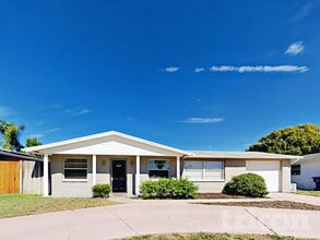 Building Photo - 3327 Seffner Dr