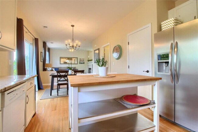 Building Photo - 15641 Longford Dr