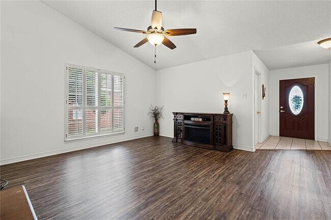 Foto del edificio - Single Family Home For Rent