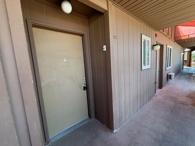 Building Photo - 276 Lake Havasu Ave