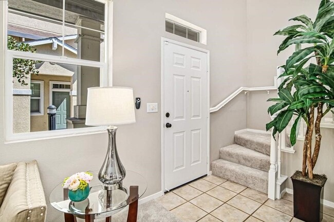 Foto del edificio - Beautiful 3 Bed, 3 Bath Condo for Rent in ...