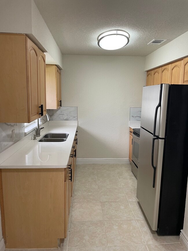 Foto principal - 1331 Manor Dr