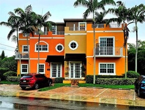 Building Photo - 624 NE 29th Dr