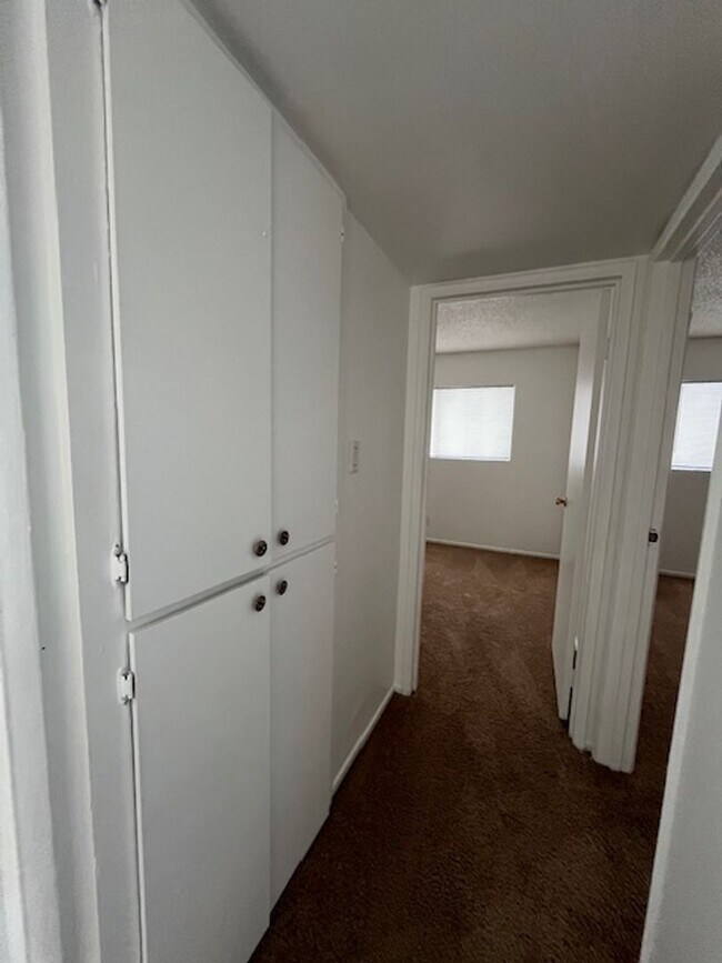 Foto del edificio - 728 Aster Ln