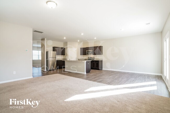 Foto del edificio - 56 Cottontail Ln