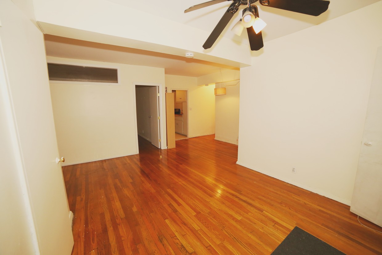 Primary Photo - 350 E 30th St