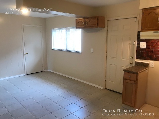 Building Photo - 4 Bedroom House