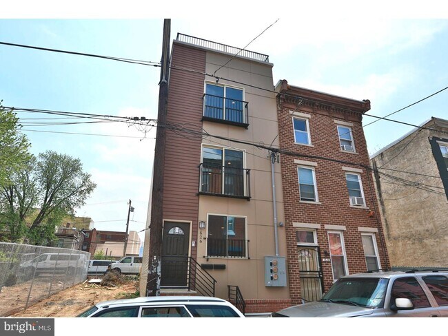 Building Photo - 1626 W Stiles St