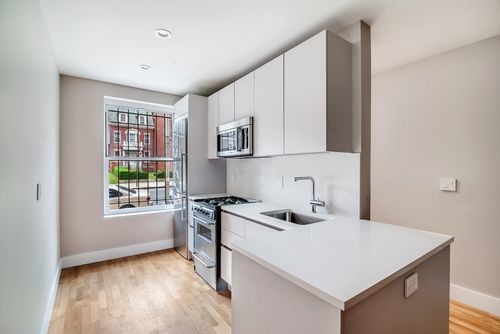 Foto principal - 805 St Marks Ave