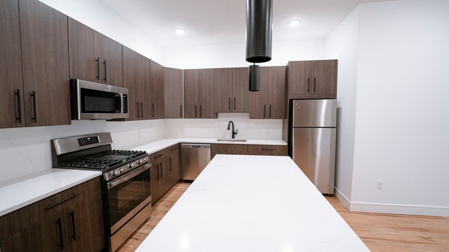 Kitchen - 26 Lane Ave