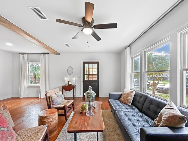 Foto del edificio - 3303 N Perry Ave