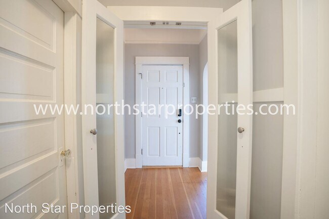 Foto del edificio - 4 br, 3 bath House - 2304 SE Tibbetts