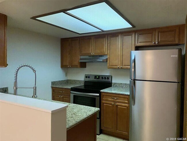 Foto del edificio - Spacious 2BR/2BA Townhome in SW Gainesville | $1,450/mo