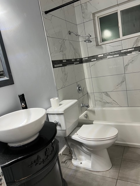 Building Photo - 1041 Paraiso Ave