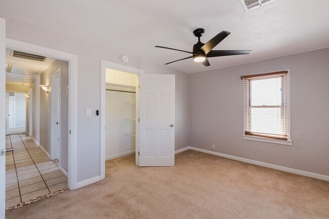 Building Photo - 3 Bedroom 2 Bath With A Mountain View Home!