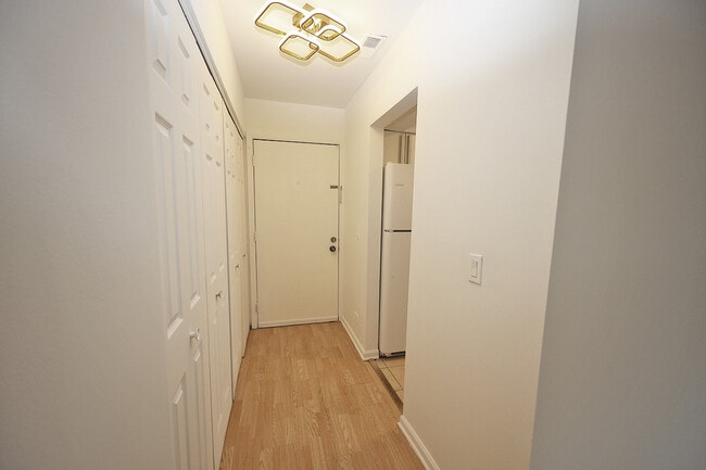 Building Photo - 900 Perrie Dr