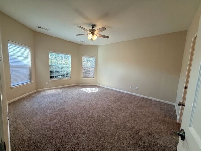 Building Photo - 1806 Sable Wood Dr