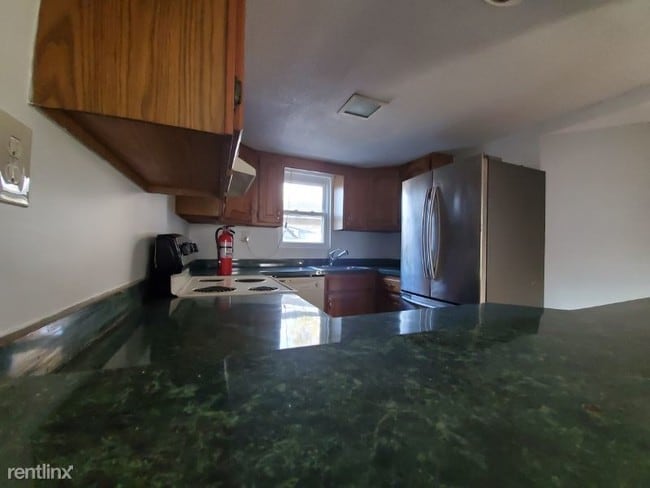 Building Photo - 2 br, 1 bath House - 43 Walnut St