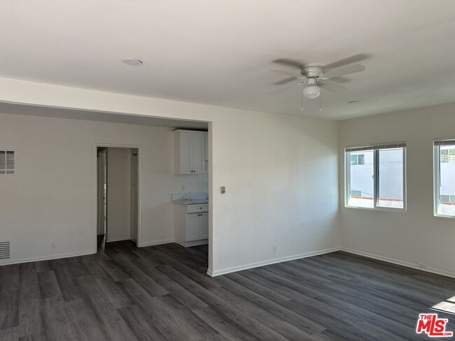 Foto del edificio - 342 1/2 S Serrano Ave