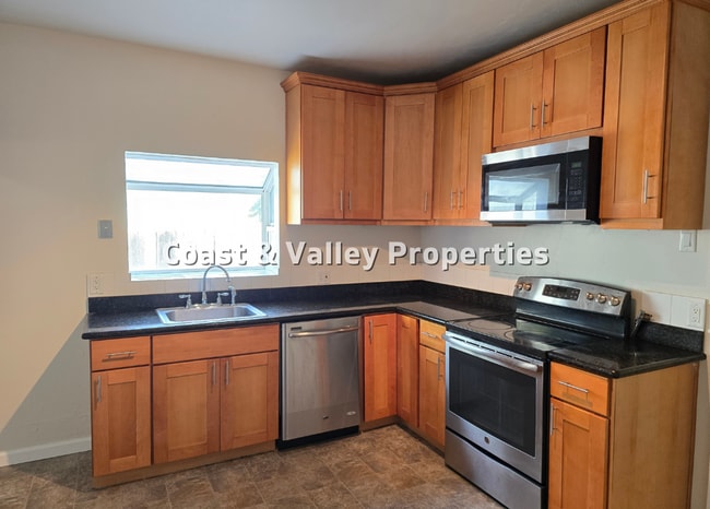 Building Photo - King City home for RENT!!!