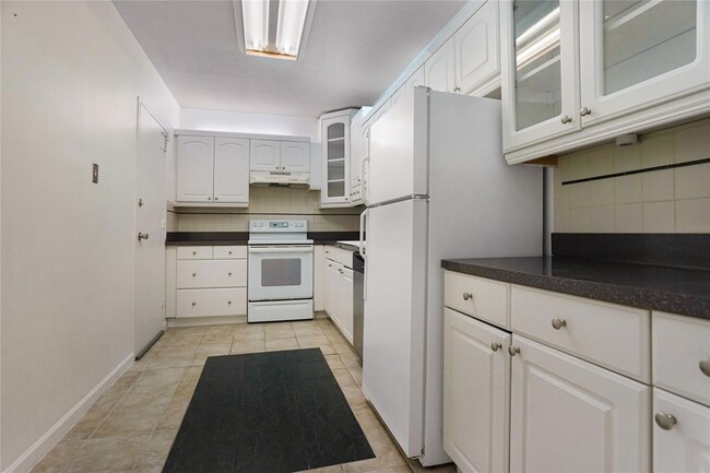Building Photo - 4250 Galt Ocean Dr