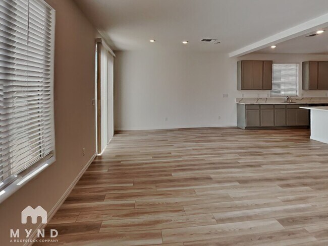 Foto del edificio - 5755 W Haleh Ave
