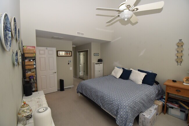 Building Photo - Quantrell Mews