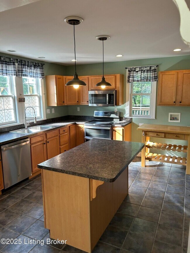 Foto del edificio - 2224 Flat Rock Rd