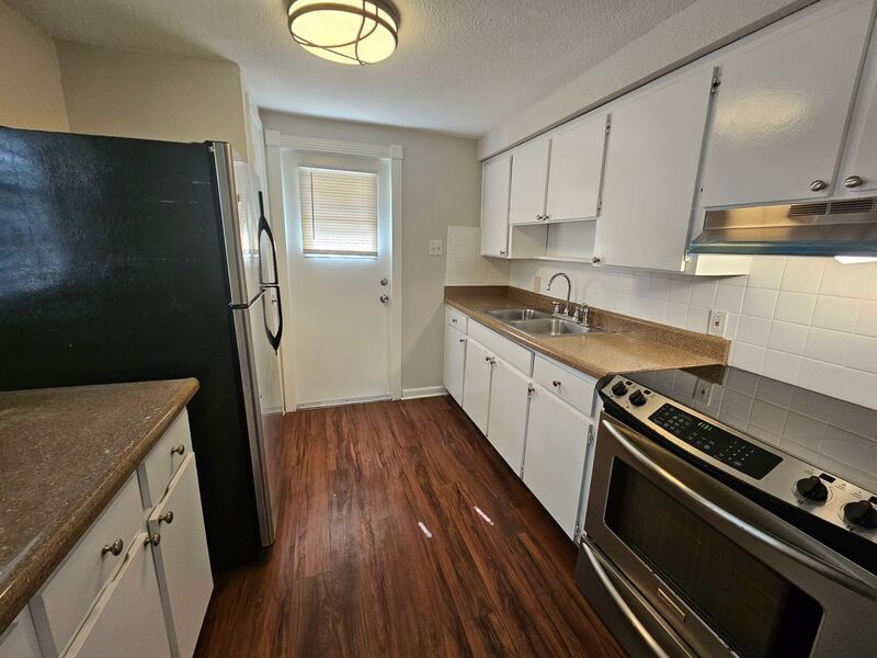 Foto principal - 5306 Oakwood Ct