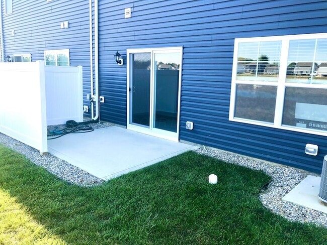 Building Photo - 6322 Marinelli Dr S