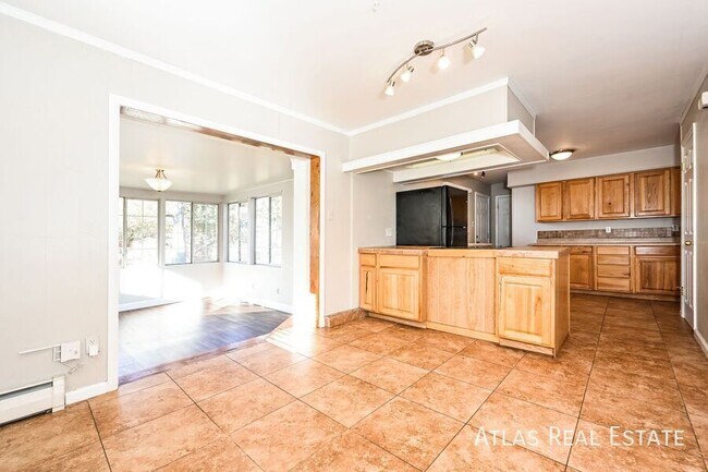 Foto del edificio - 331 S Victor St