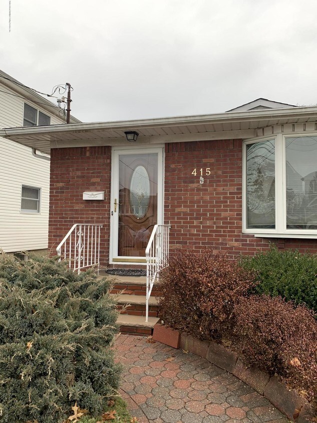 Primary Photo - 415 Winchester Ave