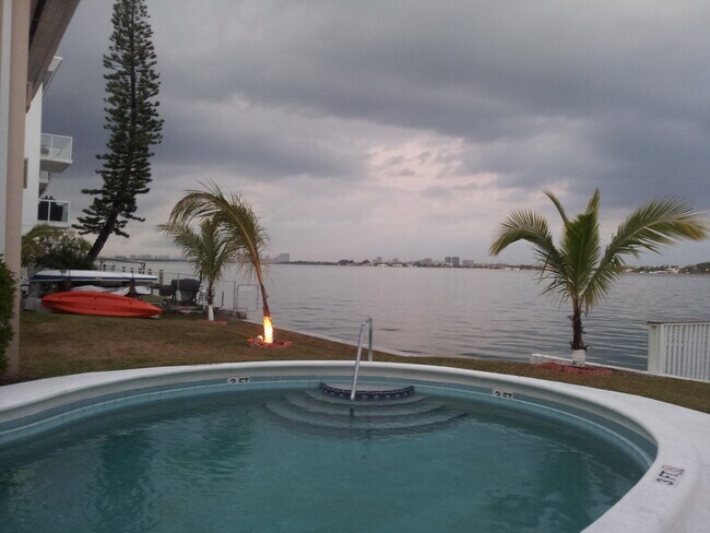 Foto del edificio - 7909 East Dr