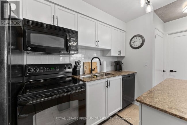 Building Photo - 340-340 Watson St W