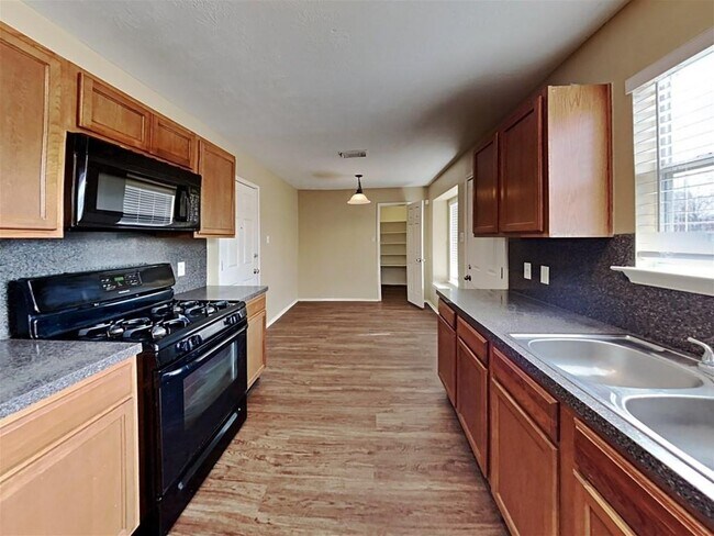 Building Photo - 5110 Bright Oak Ct