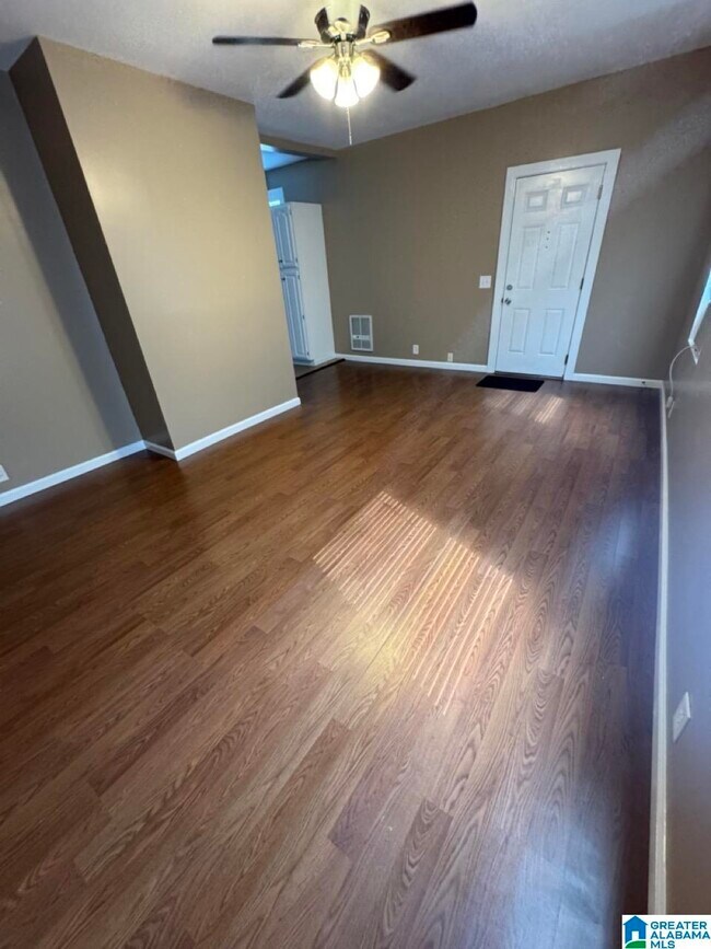 Foto del edificio - 4227 N Massachusetts Ave