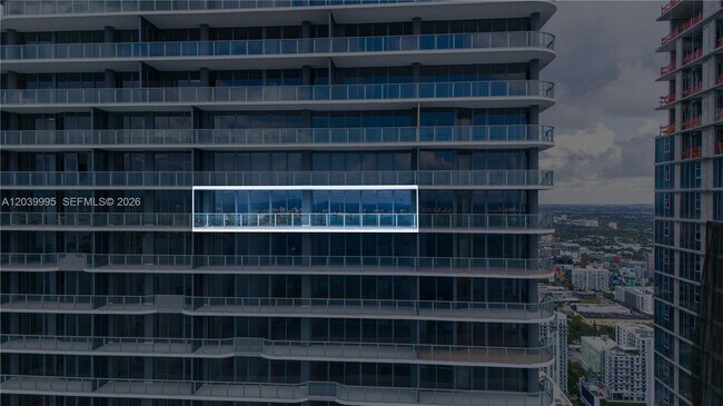 Foto del edificio - 700 NE 24th St