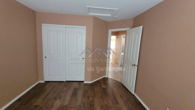 Foto del edificio - 6714 W Wahalla Ln