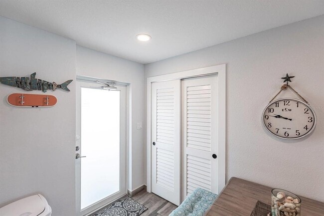 Building Photo - 6154 Midnight Pass Rd