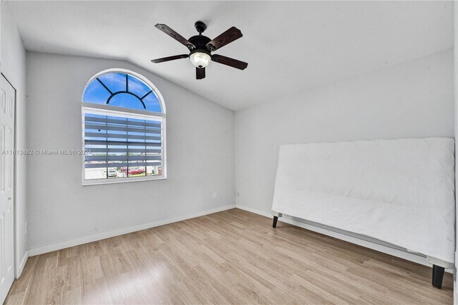Foto del edificio - 16300 SW 139th Ct